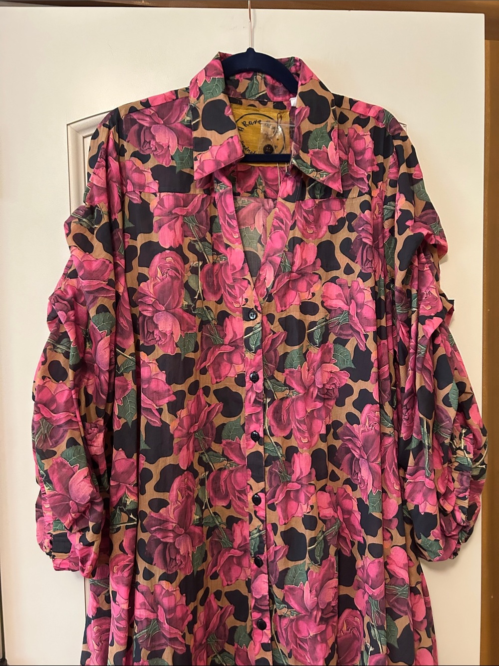 A Rare Bird Floral High-Low Button-Front Rose Leopard Duster in Pink - Picture 3 of 16